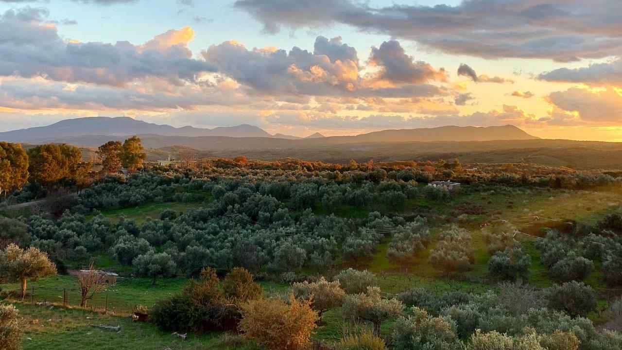 Апартаменты Stone Tower Retreat, Oasis Of Peace Aristomenis Экстерьер фото